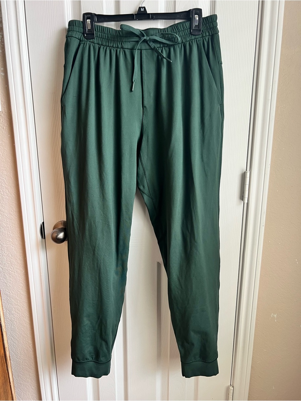 Lululemon Men's Green Jogger Pants